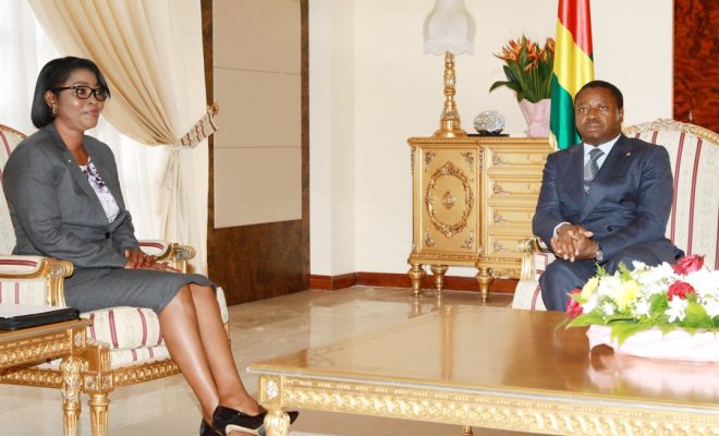 Le Premier ministre gabonais Mme Rose Christiane Ossouka Raponda reçue