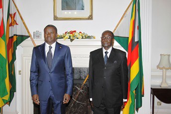  Le président Faure Gnassingbé en visite au Zimbabwe