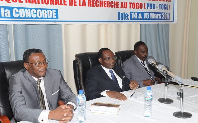  Vers l’adoption d’une politique nationale de la recherche
