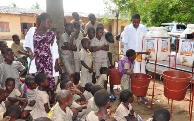  Journée Internationale des Droits de l’Enfant : Des écoliers  sensibilisés sur l’importance du lavage des mains