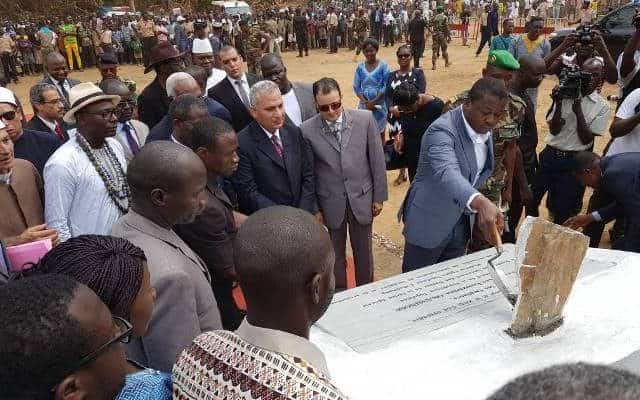  Le  chef de l’Etat Faure Essozimna Gnassingbé  a posé la  première  pierre d’une  ferme moderne agricole à Abatchang dans le Tchaoudjo