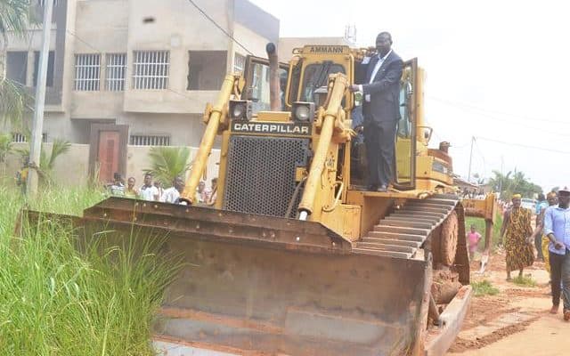  Le  préfet du Golfe lance  des travaux d’ouverture d’une voie dans le canton d’Aflao-Sagbado