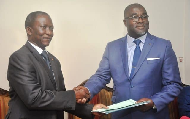  Le nouveau ministre de l’Eau de l’Assainissement et de l’Hydraulique villageoise,  Antoine Lékpa Gbegbeni prend  fonction