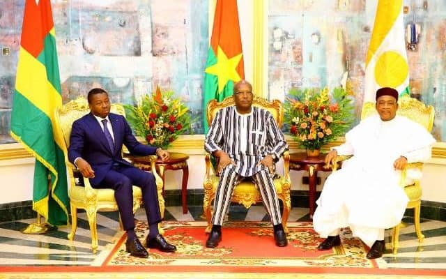  Faure Essozimna Gnassingbé apporte le soutien de la CEDEAO au Burkina Faso après l’attaque terroriste de vendredi