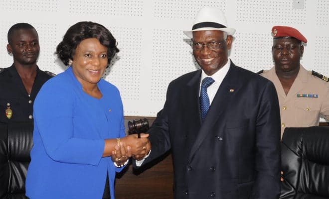  A l’Assemblée nationale : M. Dama Dramani  passe le témoin à Mme Yawa Djigbodi Tségan