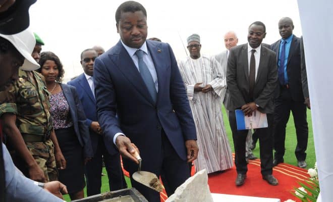  Le chef de l’Etat Faure  Gnassingbé pose  la première pierre d’un hôpital de référence Saint Peregrini  à Togblékopé