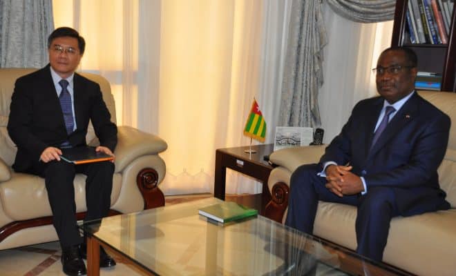 L’ambassadeur de Chine au Togo, M. Chao Weidong  reçu par le Premier ministre Komi Selom Klassou
