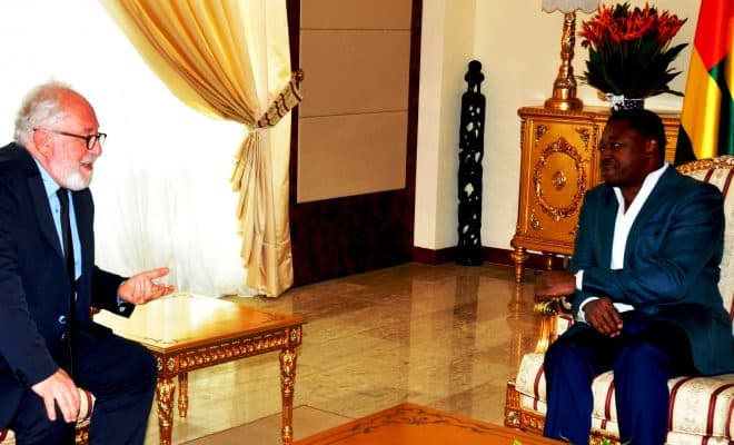  Mario Pezzini directeur du Centre de développement reçu par le président Faure Gnassingbé