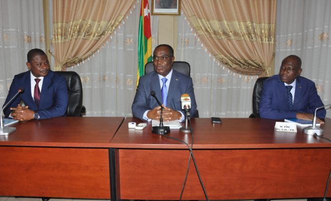  Le premier ministre Komi Selom Klassou a échangé avec des notaires togolais et français