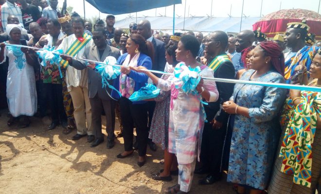  La présidente de l’Assemblée nationale  inaugure le nouveau marché préfectoral d’Adeta