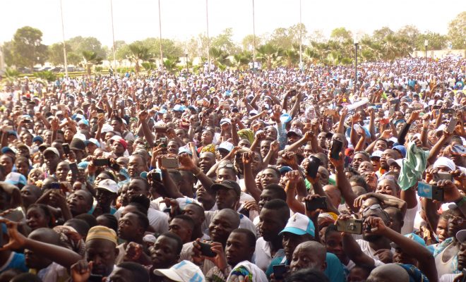  Les militants du parti UNIR en liesse dans les rues de Lomé