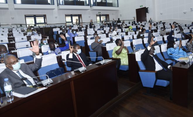  Les députés votent la loi autorisant la cession de tout ou partie de la participation de l’Etat dans le  capital de la NSCT