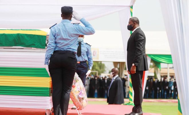  Le président de la République Faure Essozimna Gnassingbé rend hommage à Feu Ouattara Fambaré Natchaba  
