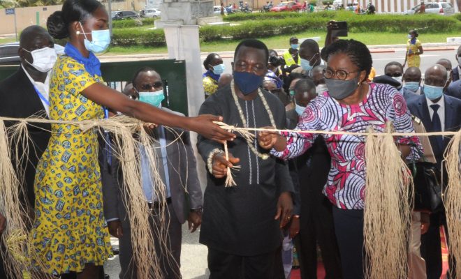  Le Premier ministre Mme Victoire Tomégah-Dogbé lance la 1ère édition du « Mois du consommer local » au Togo