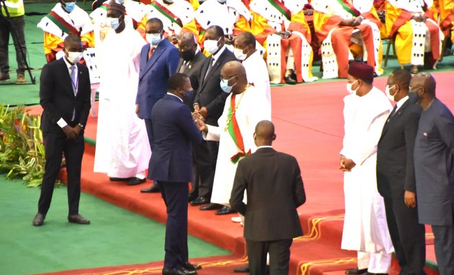  Le chef de l’Etat Faure Essozimna Gnassingbé a assisté à l’investiture du président burkinabè Roch Marc Christian Kaboré