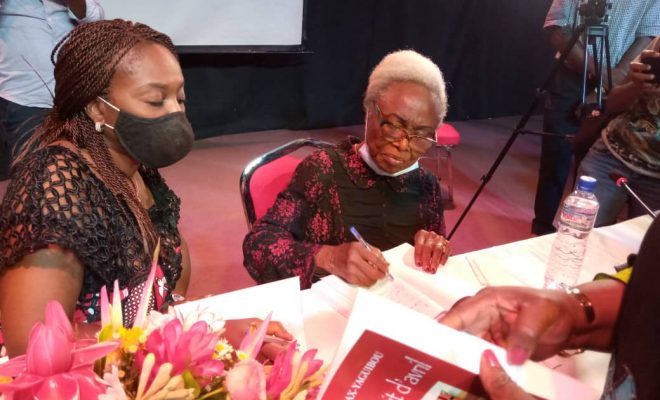  Dédicace du roman « Une nuit d’avril » d’Edith Max-Yaguibou