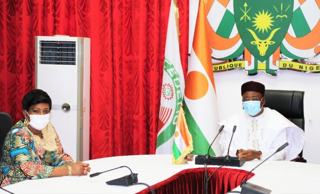 2e  tour de l’élection présidentielle au Niger : La cheffe de mission de l’OIF Mme Yawa Djigbodi Tsègan  fait le point au président Mahamadou Issoufou