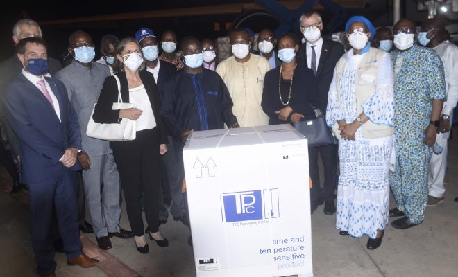  COVID-19 : Le Togo réceptionne 156.000 doses de vaccin Astra Zeneca de l’initiative COVAX