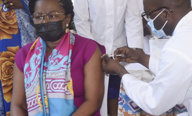  Lutte contre la COVID-19 : La campagne  nationale de  vaccination lancée  par le Premier ministre 