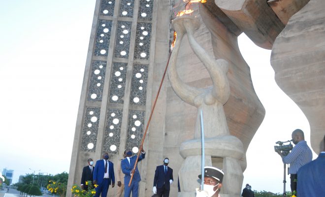  Le  président de la République ranime la flamme de l’indépendance