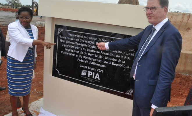  Le Premier ministre lance les travaux de construction du centre de formation professionnelle de la PIA en présence du ministre allemand Dr Gerd Müller