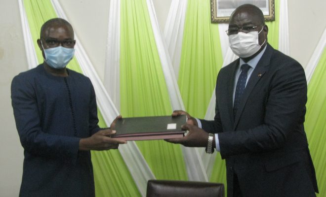  Les nouveaux directeurs des Centres Hospitaliers Universitaires Campus et Sylvanus Olympio ont pris fonction