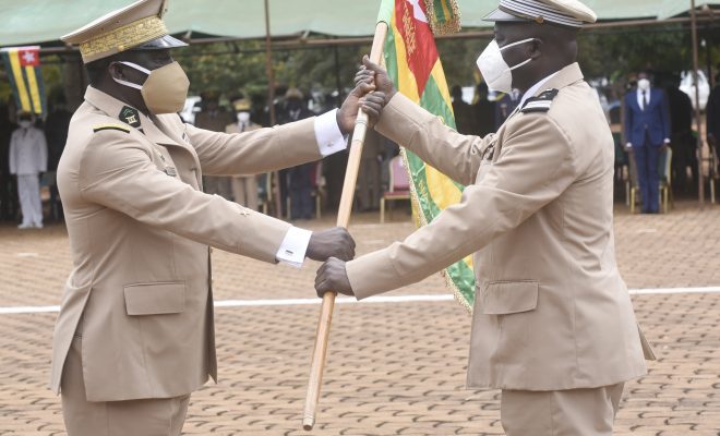  Le Col Massina Yotrofei passe la commande de la Gendarmerie nationale au Col Amana Kodjo