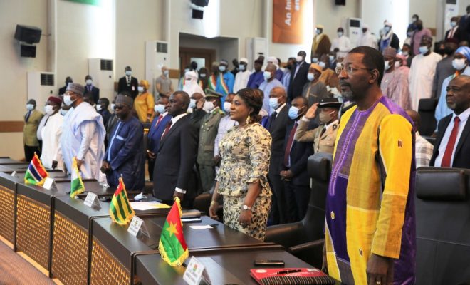  Mme Yawa Djigbodi Tsègan prend part à l’ouverture de la deuxième session ordinaire de l’année 2021 de l’Assemblée nationale du Niger