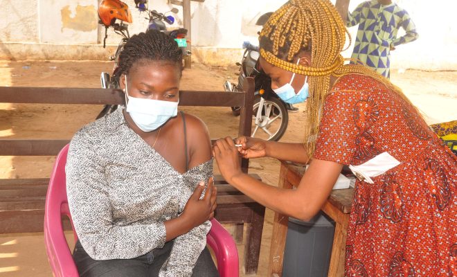  L’administration de la 3e dose de rappel du vaccin anti-COVID dans des formations sanitaires se poursuit