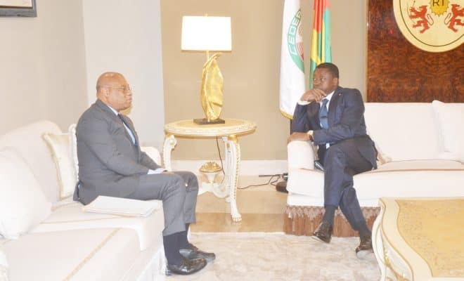  Le Gouverneur Jean-Claude Kassi Brou fait le point de la situation économique de la BCEAO au chef de l’Etat Faure Gnassingbé