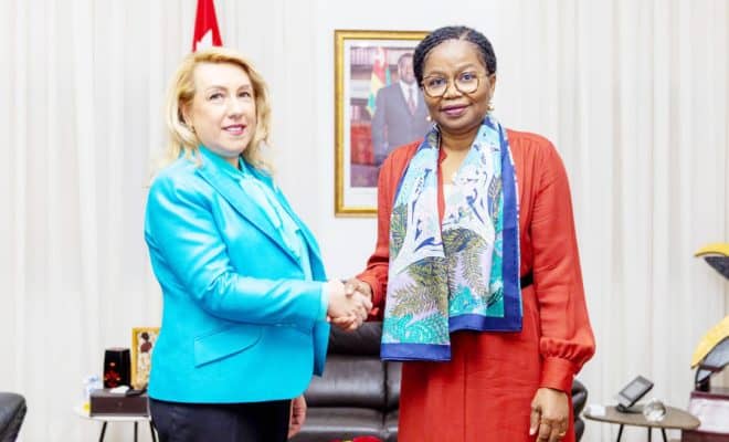 Le Premier ministre a reçu en audience l’ambassadrice de Turquie au Togo, Mme Muteber Kilic