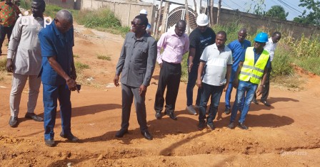  Le ministre d’Etat Yark Damehame constate l’état d’avancement des travaux de renouvellement et d’extension des réseaux d’eau potable dans les Savanes