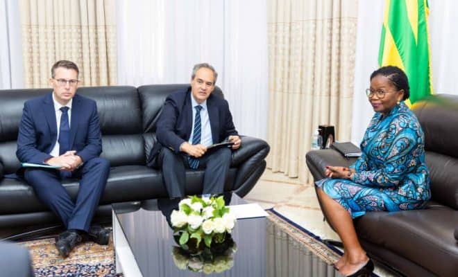  Le Premier ministre a échangé avec le PDG de Heidelberg Materials Zone Afrique, Méditerranée et Asie de l’Ouest