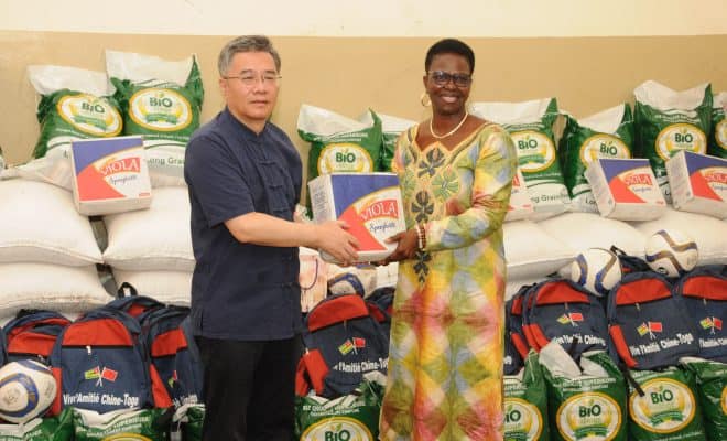  SOS Villages d’Enfants de Lomé reçoit un don de vivres et non vivres de la Chine