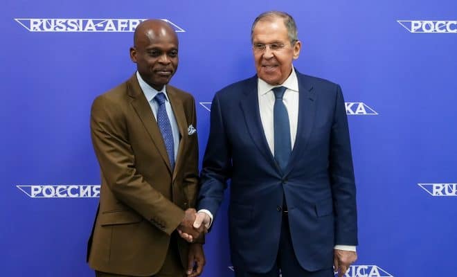  Forum de partenariat Russie – Afrique : Le ministre des Affaires étrangères, Pr Robert Dussey a échangé avec son homologue russe Sergueï Lavrov