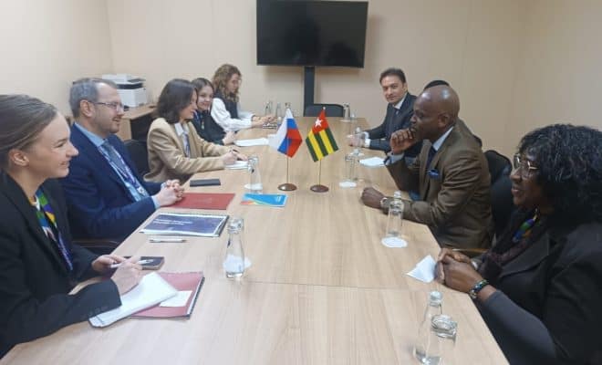  Pr Robert Dussey a eu une séance de travail avec le vice-ministre Konstantin Mogilevsky à Sotchi