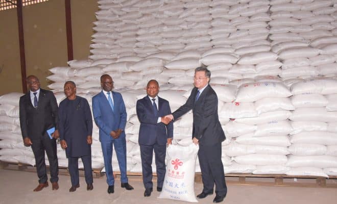  Le Togo réceptionne un don de 471 tonnes de riz sur un total de 2400 tonnes de la Chine