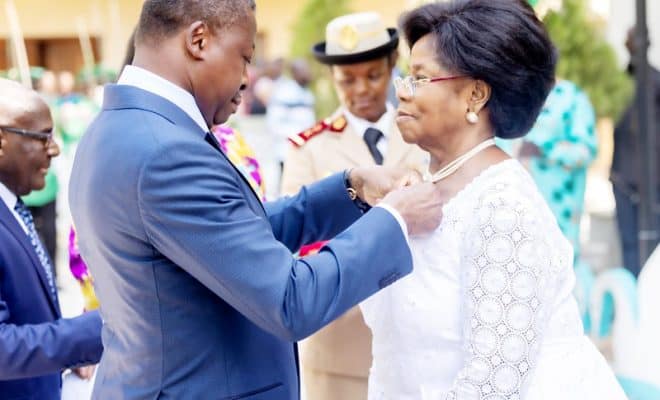 Mme Badagnaki Gnassingbé élevée à la dignité de Grand officier de l’Ordre du Mono