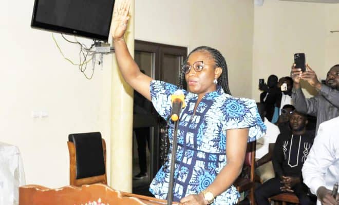  Mme Kassoumina-Hadabia Barène Irène, nouveau membre de la CENI a prêté serment
