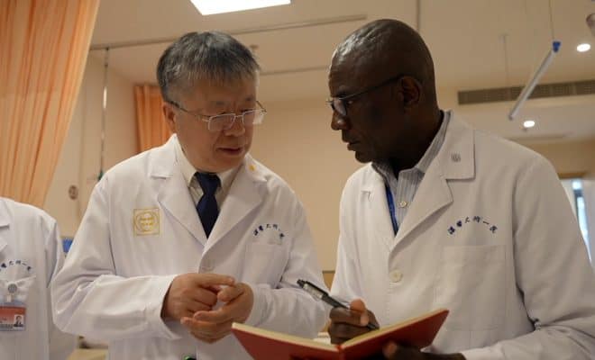  Le secret de la « renaissance » : Un académicien chinois apporte des « miracles de vie » en Afrique grâce aux facteurs de croissance
