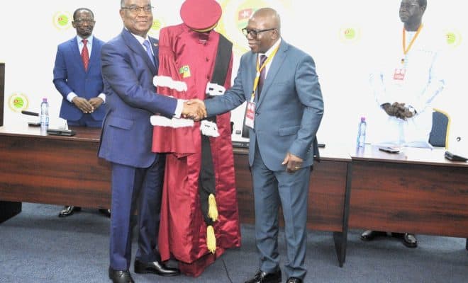  54e session de l’EISMV à Lomé : Les administrateurs décernent au Président du Conseil, le titre de Docteur Honoris Causa