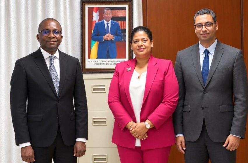  Le Secrétaire général du ministère des Affaires étrangères reçoit les lettres de notification de la nouvelle Chargée d’Affaires du Royaume du Maroc